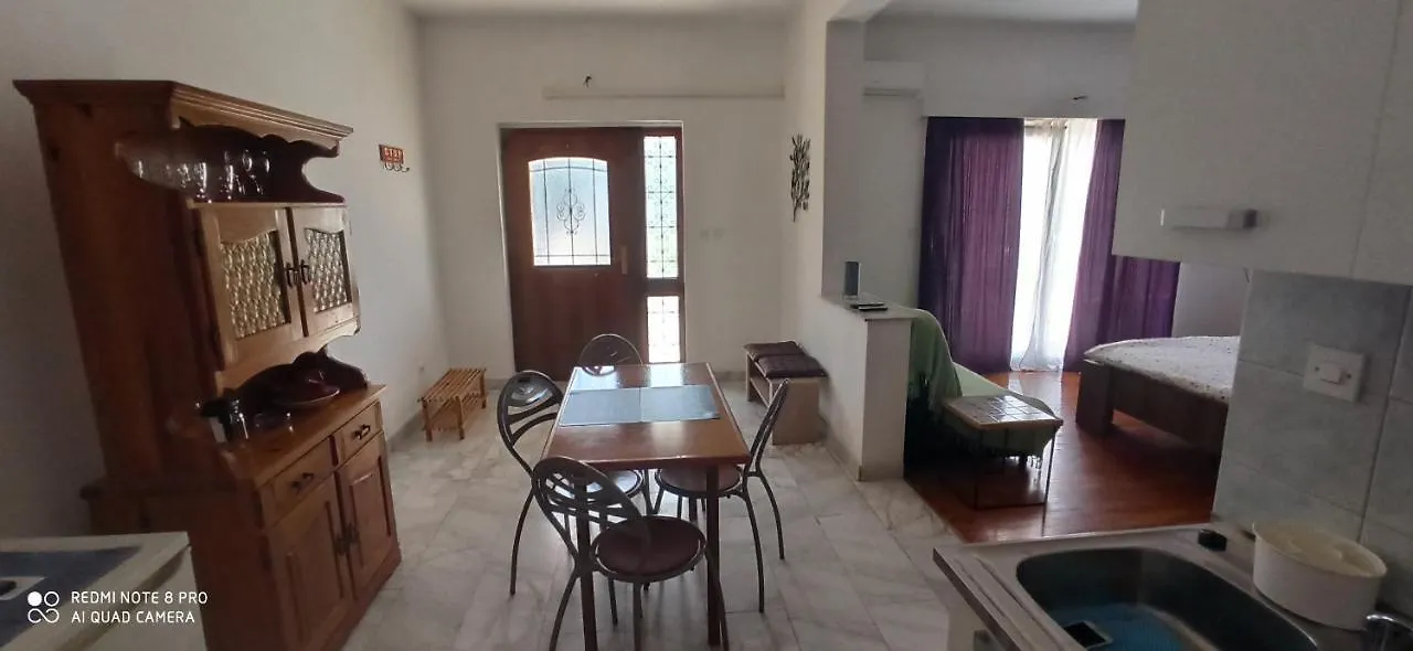 Apartments Mamic Πούλα