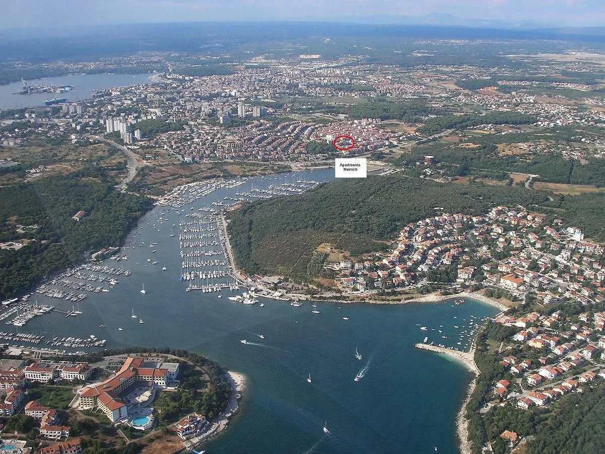 Apartments Mamic Πούλα 0*,