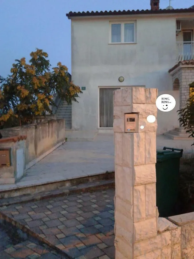 Apartments Mamic Πούλα